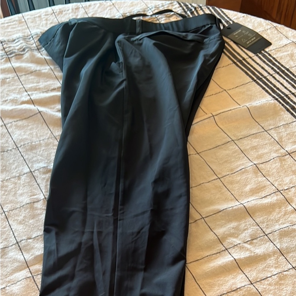 Mens Fabletics Medium / 32 length NWT